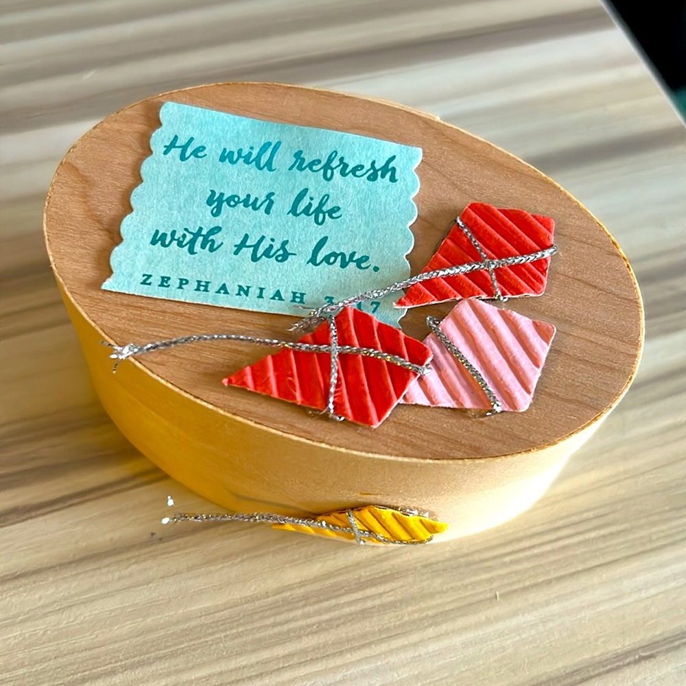 Handmade Keepsake Gift/Jewelry Box w Kites